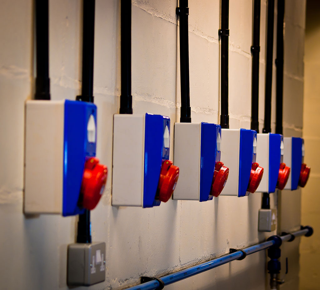 Industrial socket installation