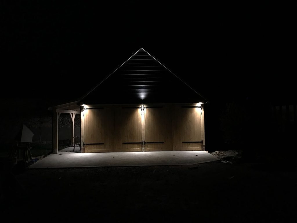 Outdoor power and lighting installation